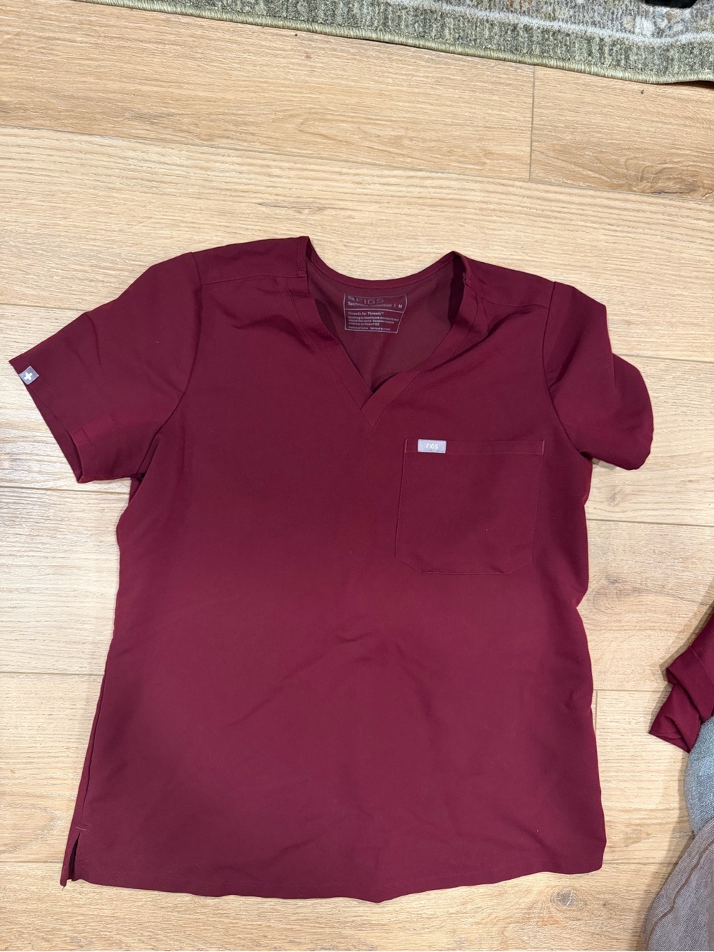 Figs Maroon Scrub Set - Picture 2 of 5